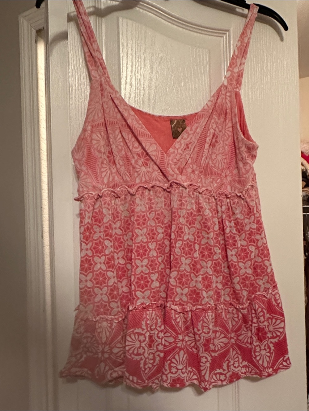 Language Pink Patterned V-Neck Sleeveless Camisole